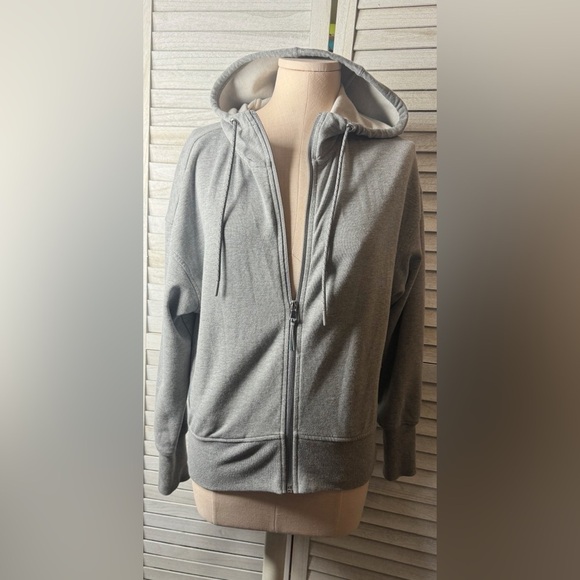 Old navy Dynamic Fleece Gray Hoodie. Excellent Condition. Size Small - Picture 2 of 7